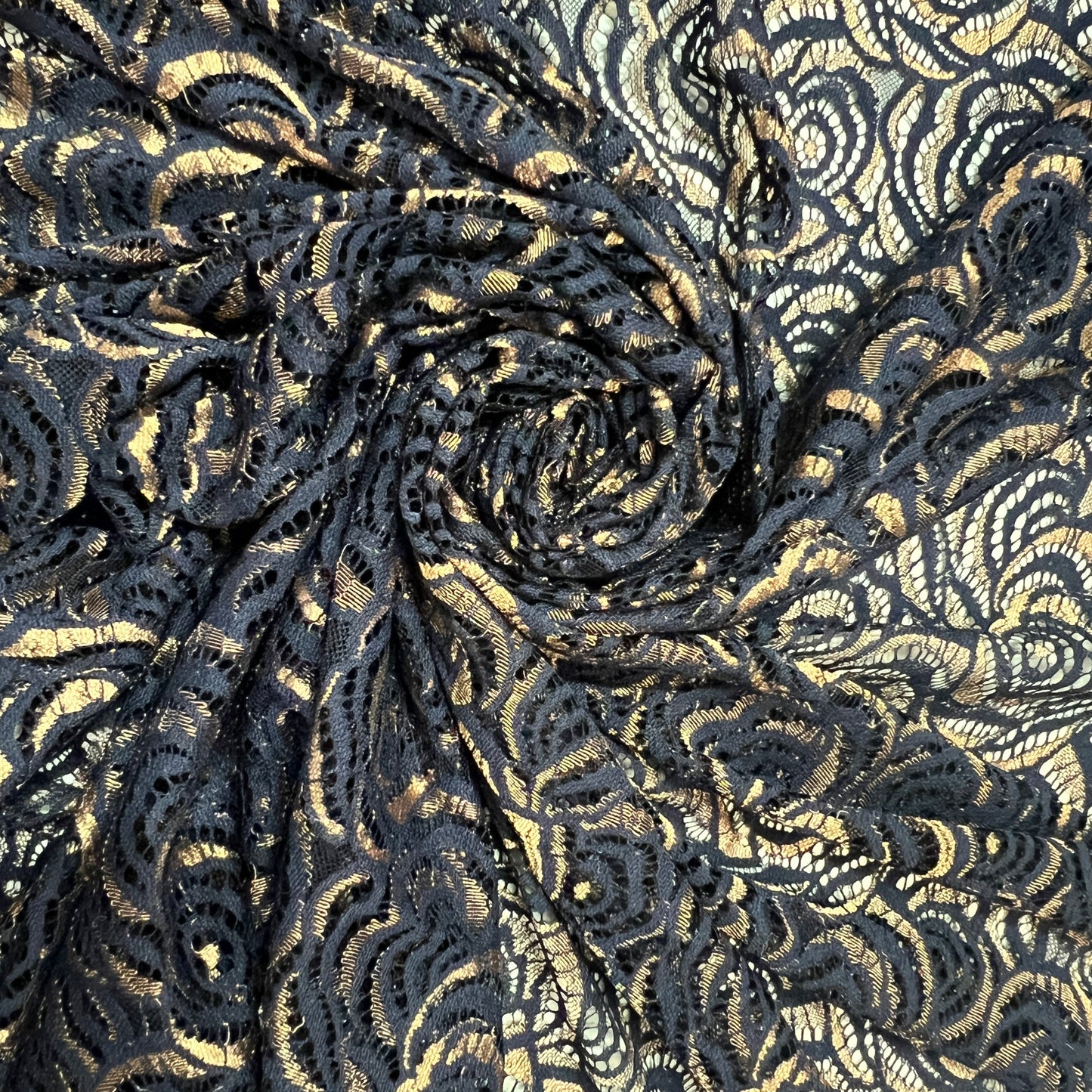 JAY: Dentelle florale marine et doré