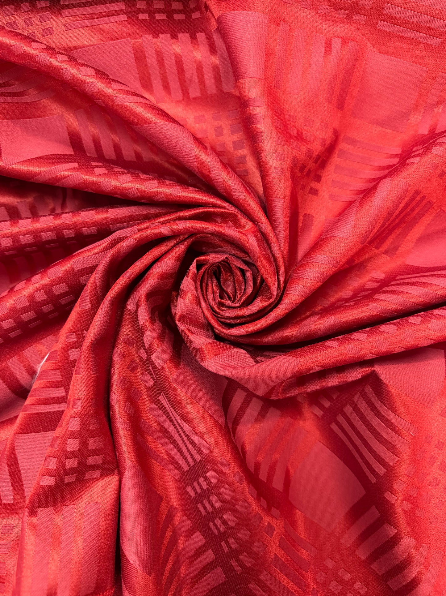 LIVIA : Satin viscose imprimé carreaux rouge