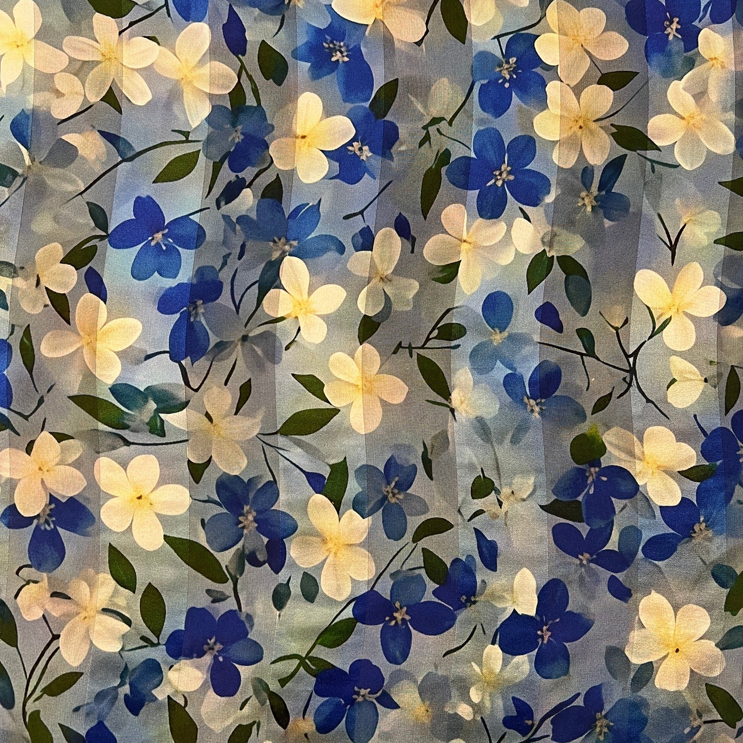 Anastasia : bande satin à motifs fleurs bleues et jaunes