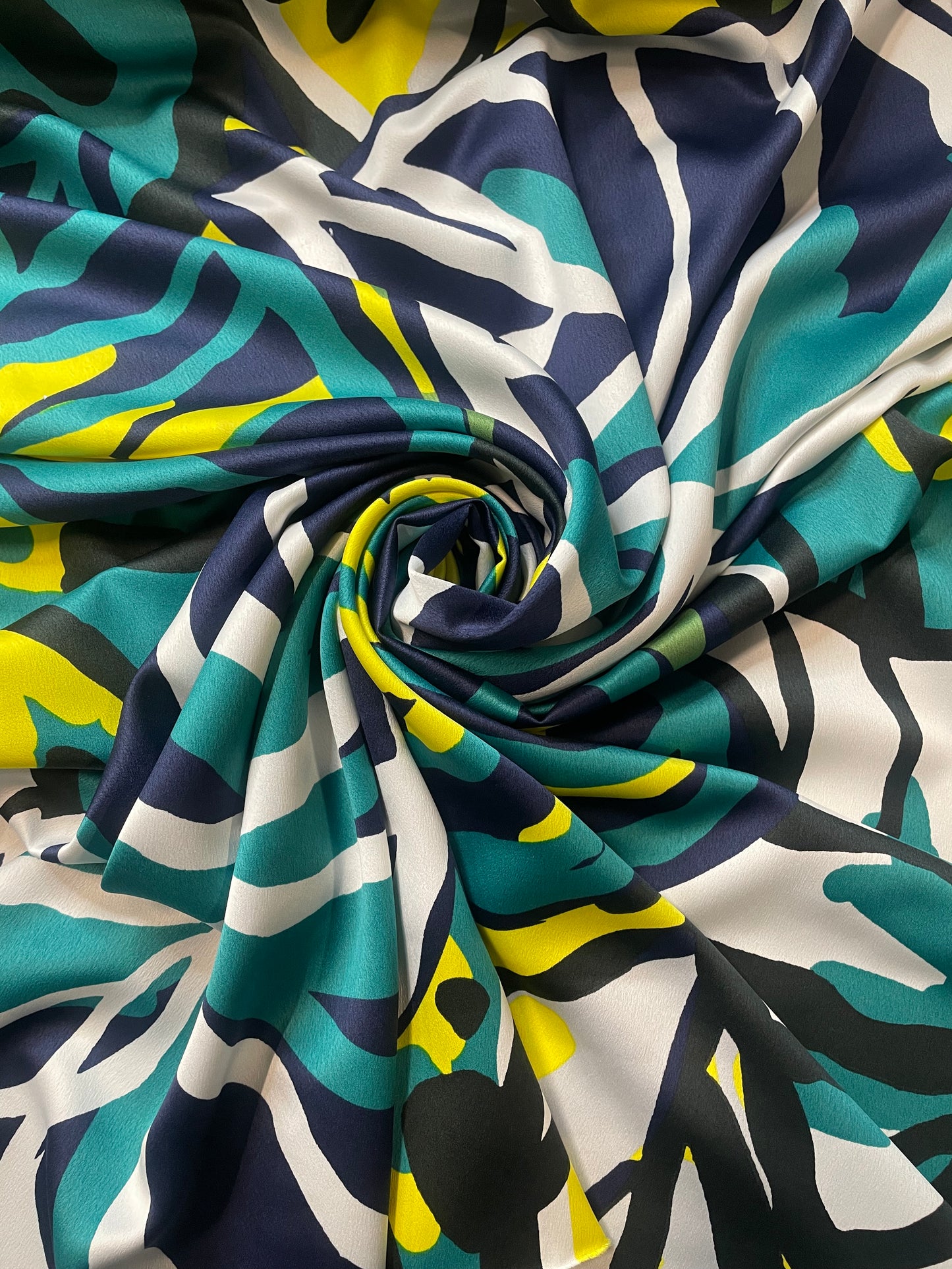 AELIS: Satin imprimé graphique végétal