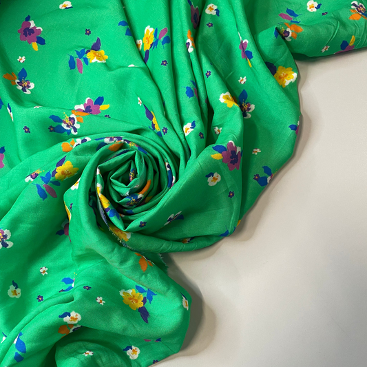LYSEA: Popeline viscose imprimé fleurs printanières