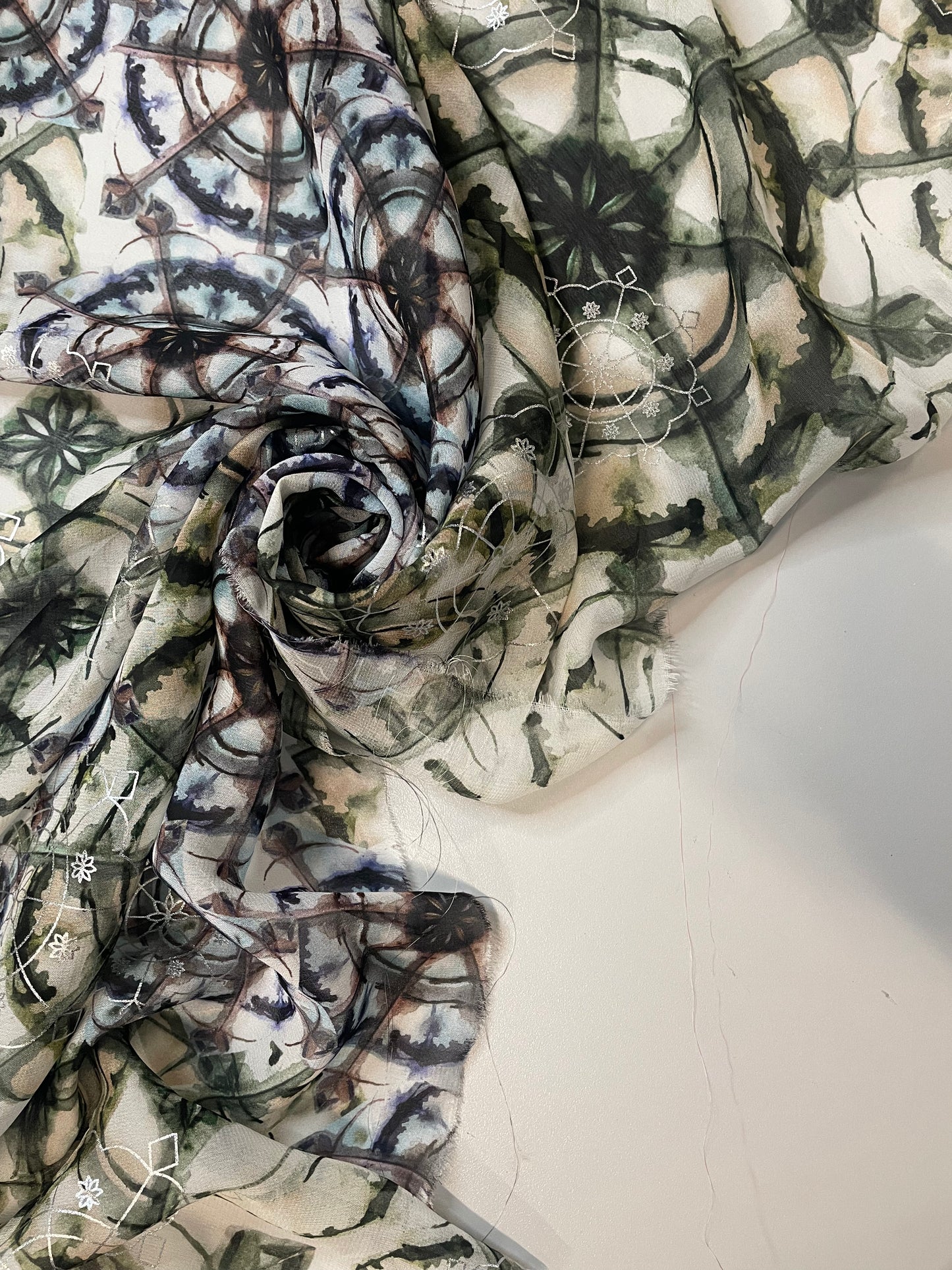 XYLIANE: Georgette imprimée effet aquarelle