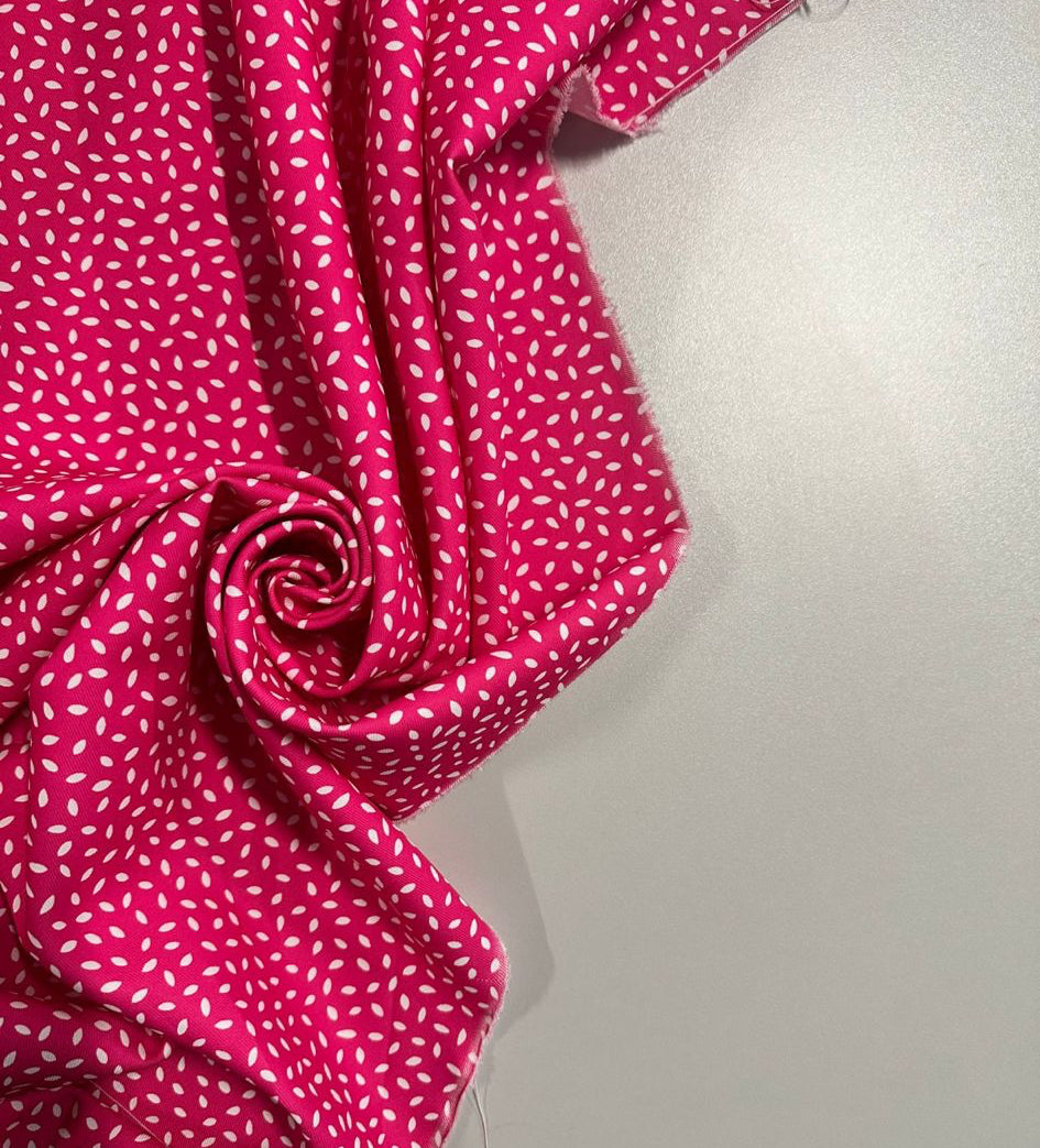 Charlotte : Toile rose imprimé à poids graphiques