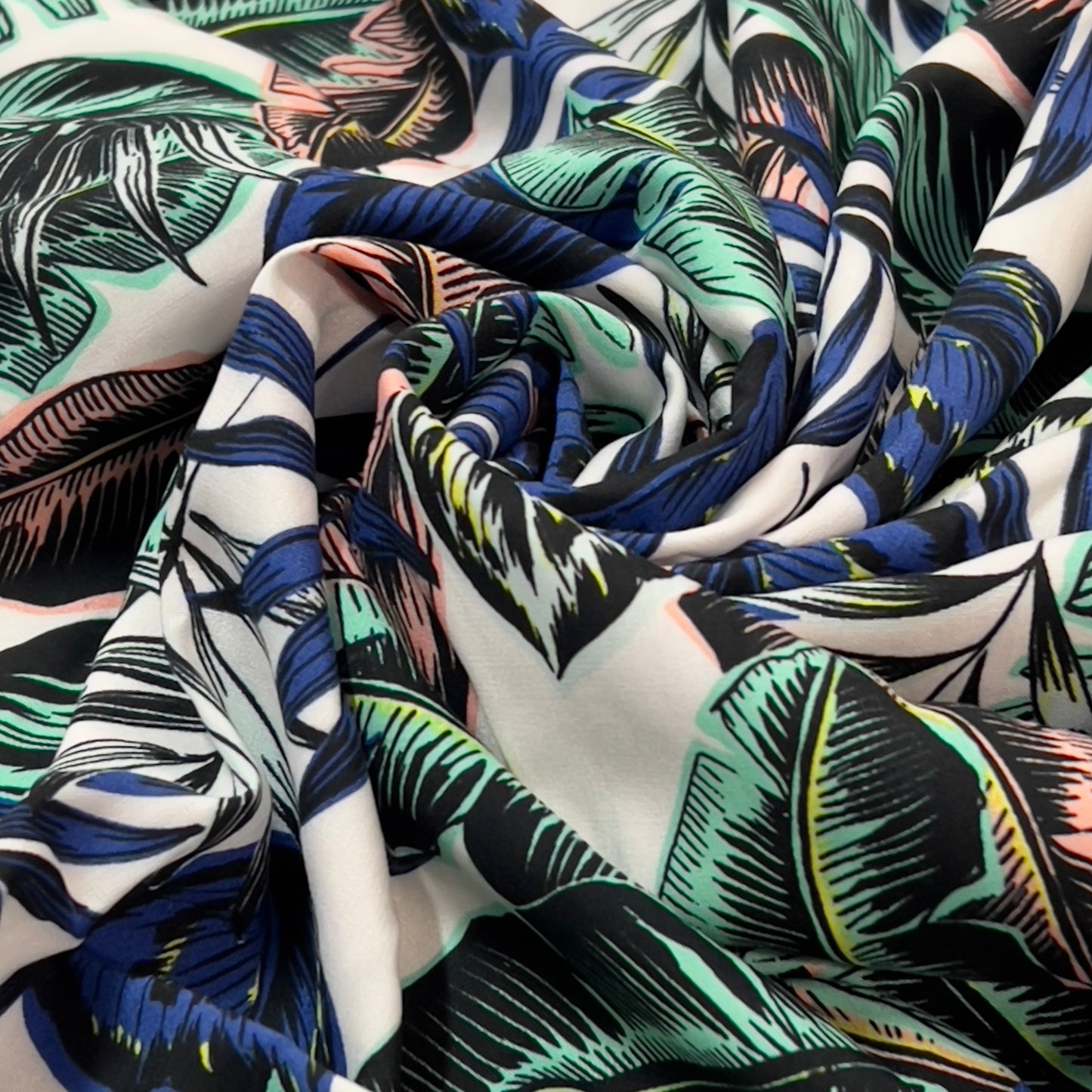 COUPON: TROPIC BLUE : Viscose imprimée tropicale: 1m