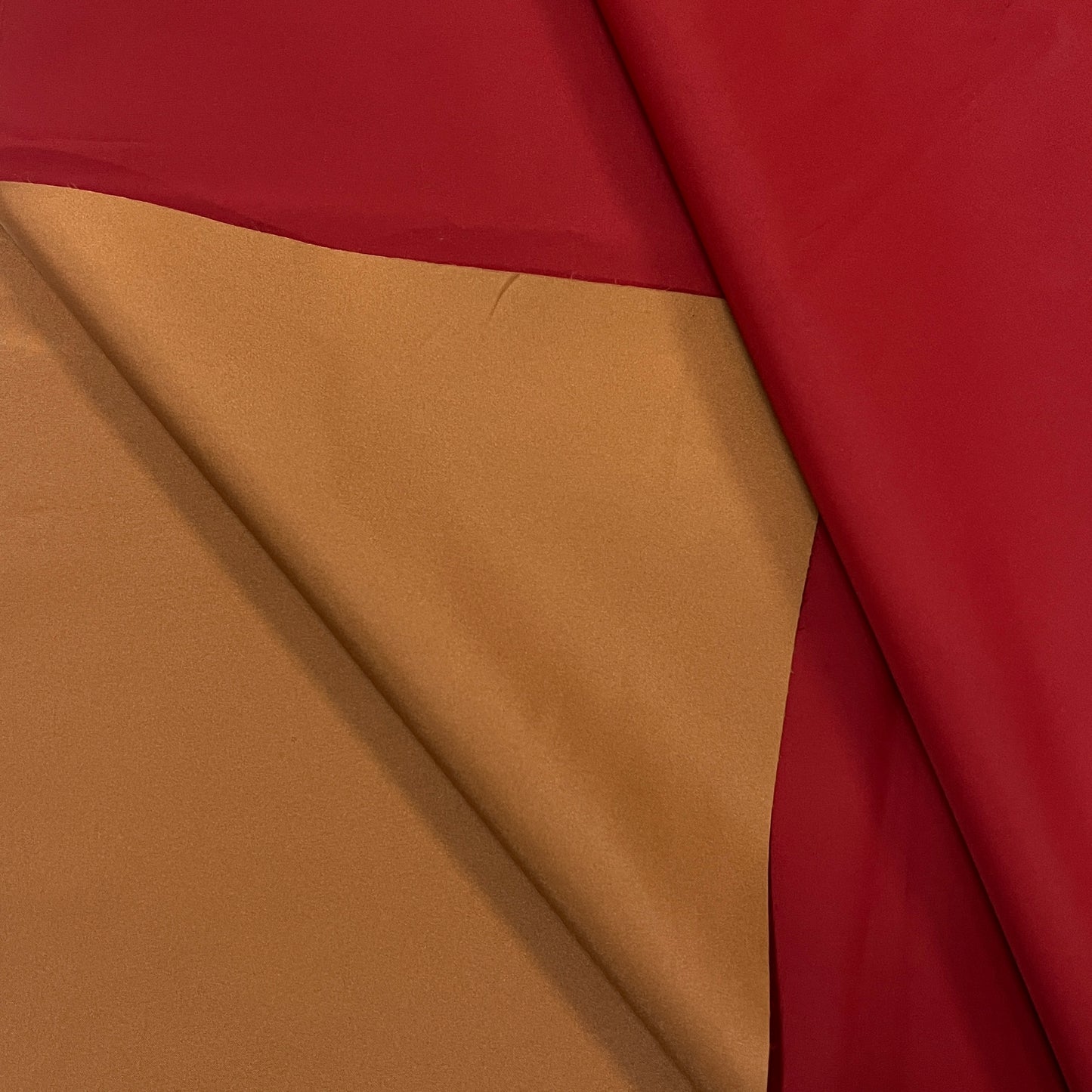 COUPON: RUBIS CAMÉLIA :Taffetas double face : 1.47m