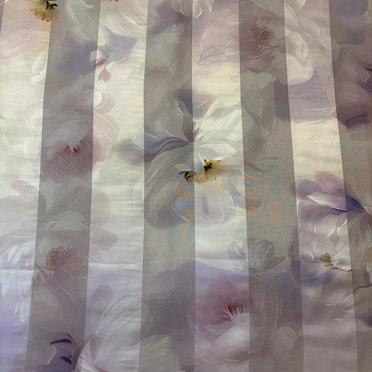 ALIÉNOR : Bande satin imprimé floral lilas nacré ivoire