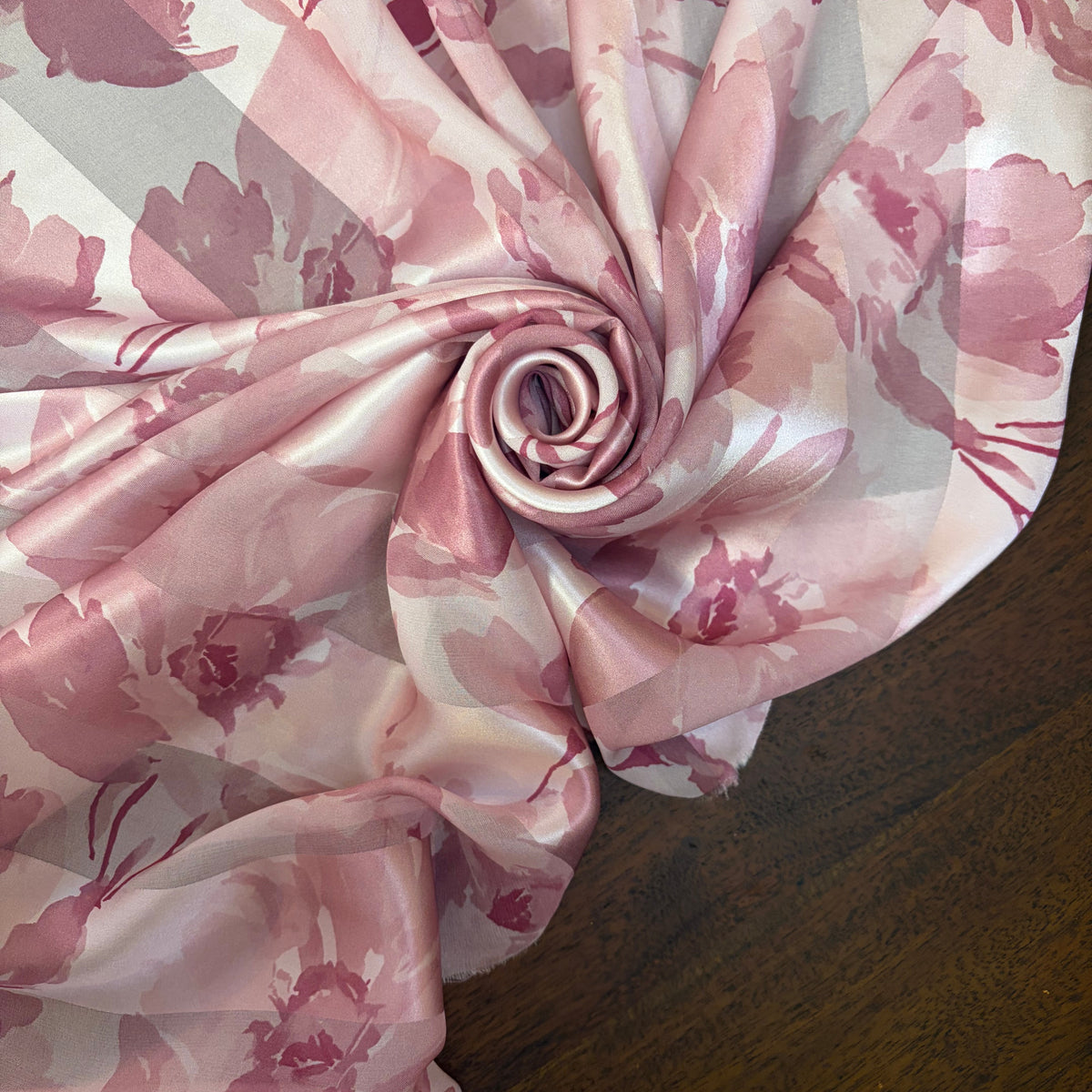 CÉLIANE : Bande satin imprimé floral rose poudré