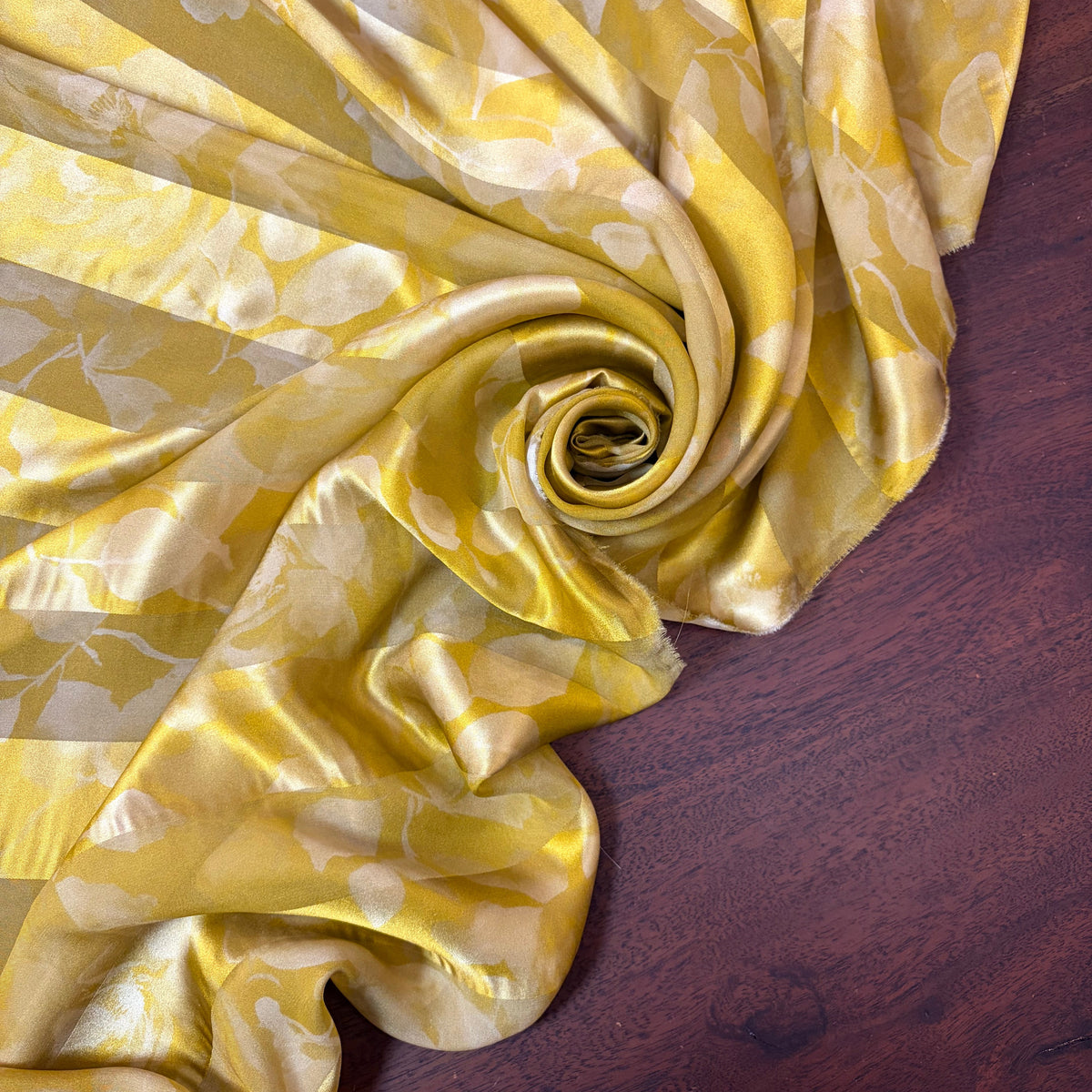 GOLDIE : Bande satin imprimé floral doré