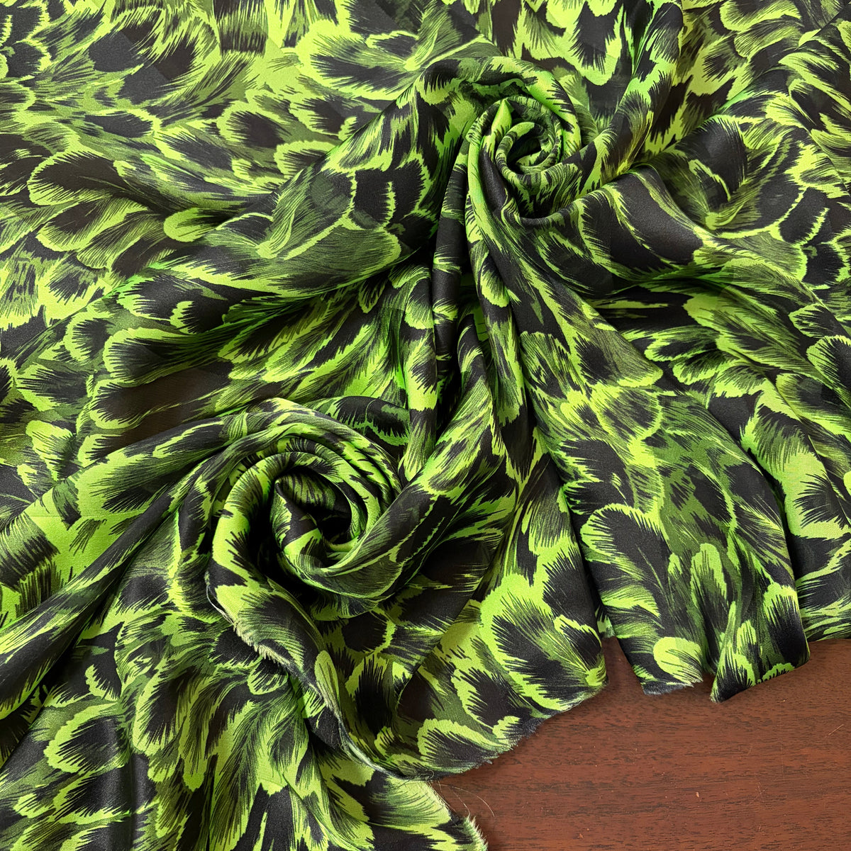 ZULEIKA : Bande satin imprimé animalier vert anis et noir