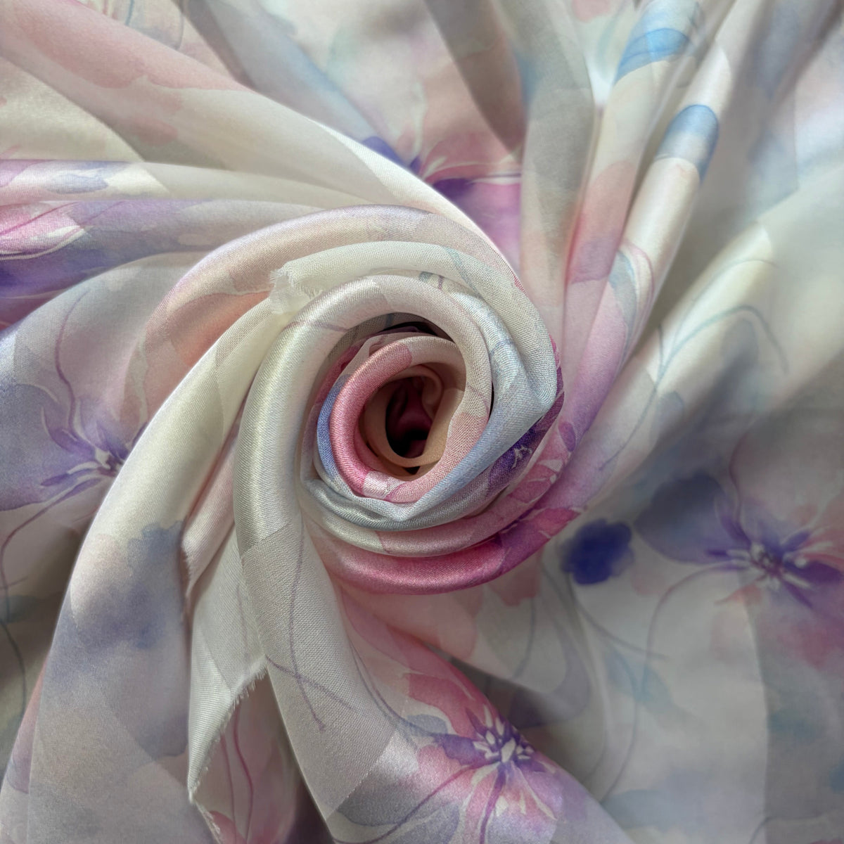 LINH : Bande satin imprimé floral rose poudré, mauve et bleu grisé