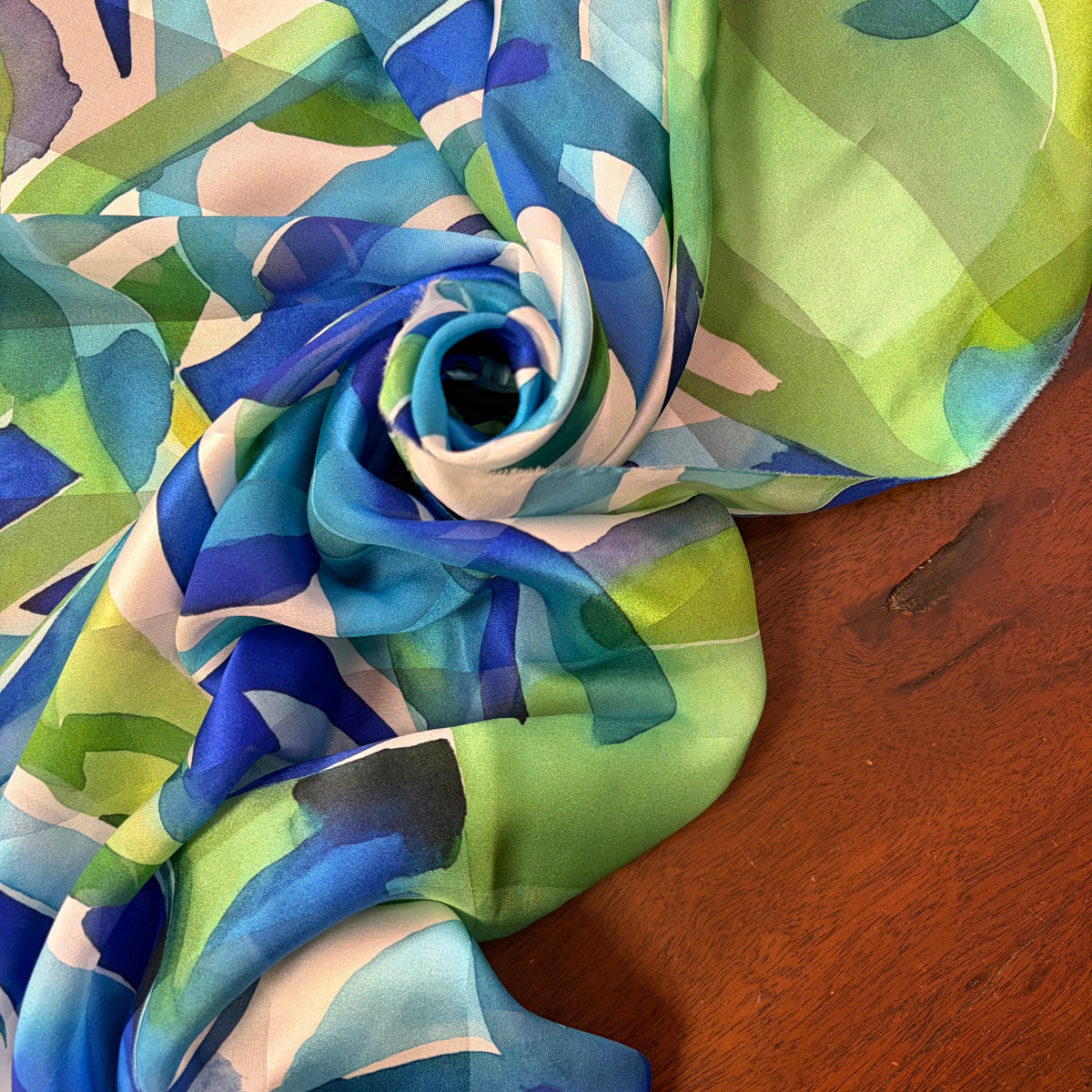 NADIRA : Bande satin imprimé abstrait bleu roi, turquoise et vert anis