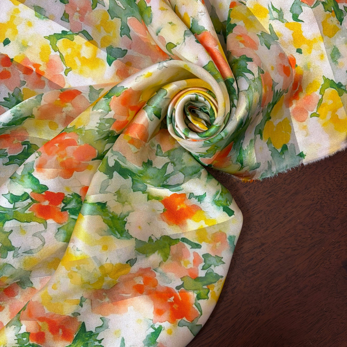 YUZUKI : Bande satin imprimé floral jaune soleil, corail et vert feuillage