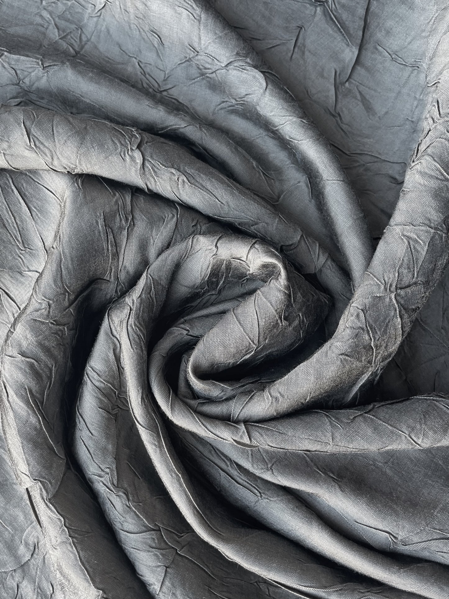 OCTAVE: Brocard effet froissé gris argenté